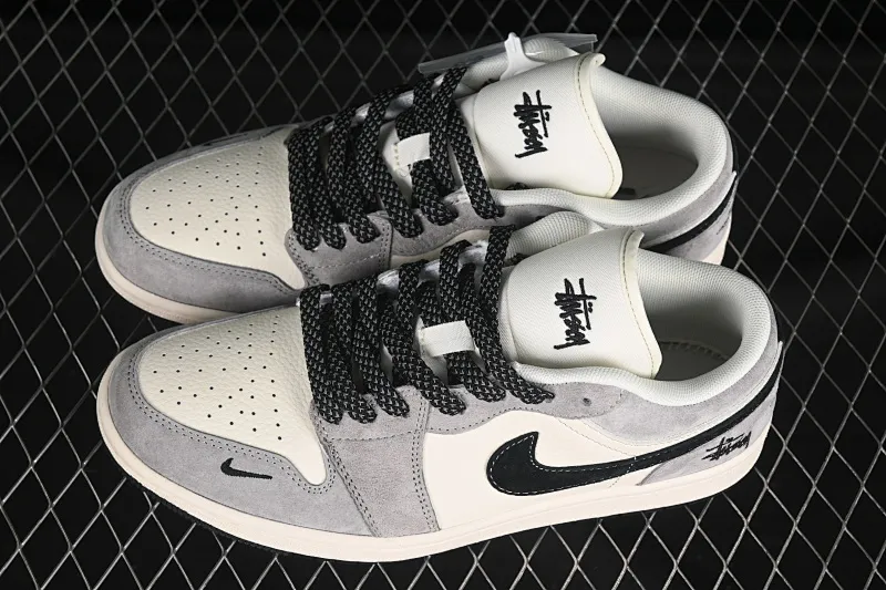 All categories Air Jordan Jordan series basketball shoes Air Jordan 1 Low High-end customized low-top sneakers Air Jordan 1 Low AJ1 Joe 1 Stucci co-branded black hooks and stars High-end customized low-top retro basketball shoes XX3318-508
